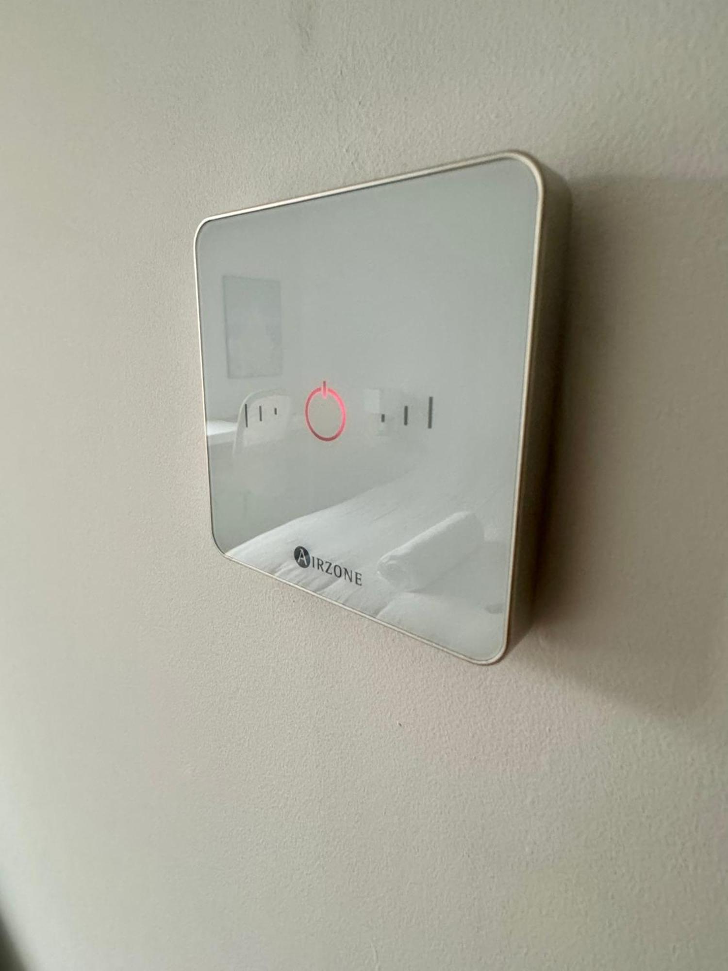 Chambre Privee Climatisee Avec Salle De Bains Partagee-Le Sapin Genay (Rhone) Bagian luar foto