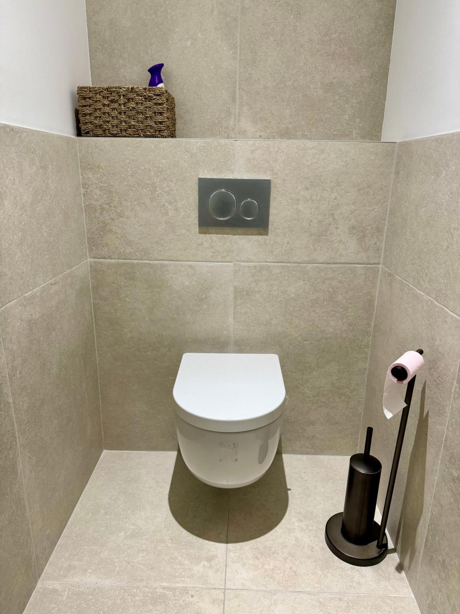 Chambre Privee Climatisee Avec Salle De Bains Partagee-Le Sapin Genay (Rhone) Bagian luar foto